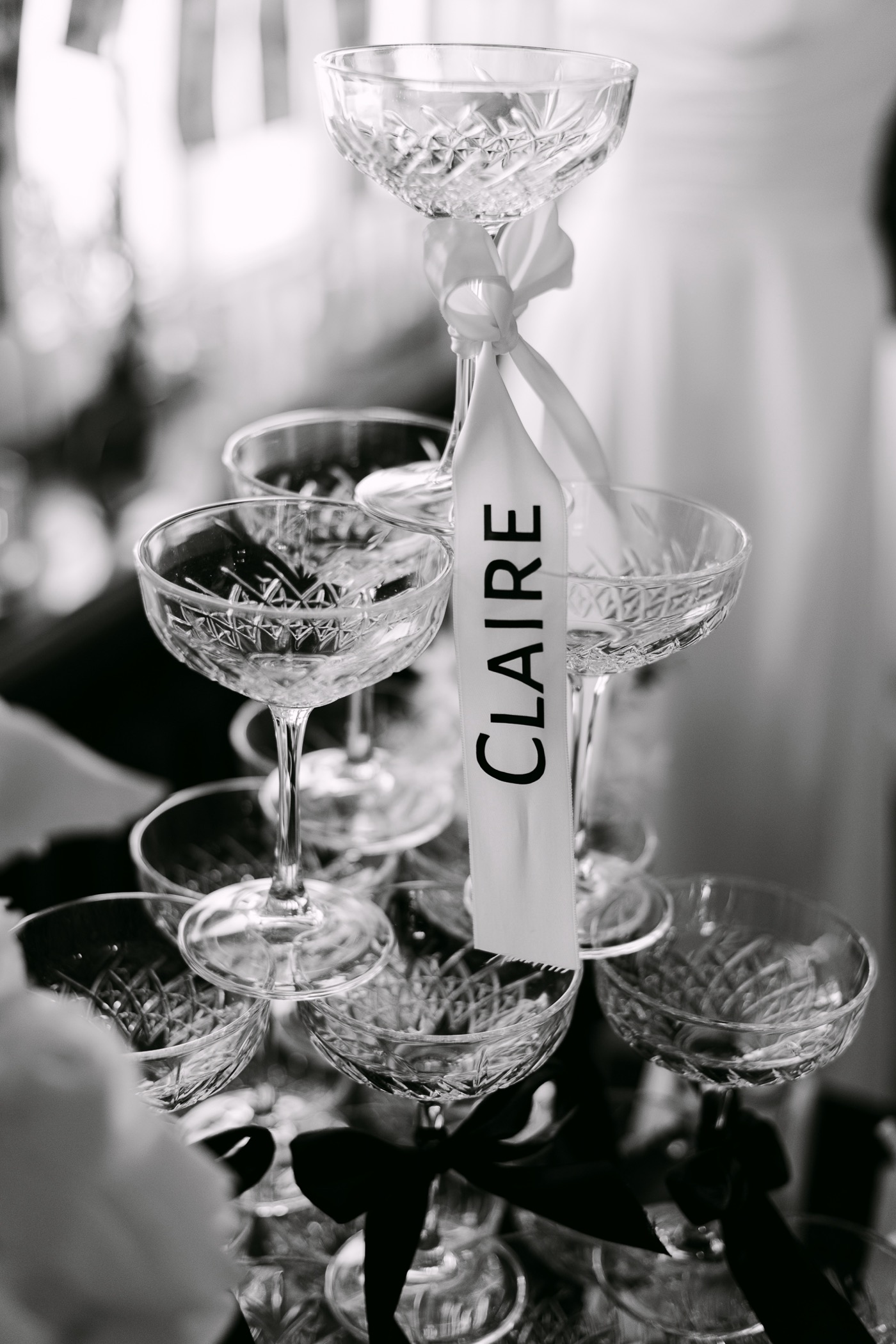 Champagne wedding reception detail, Knut Events – editorial wedding photography Saphir Weddings