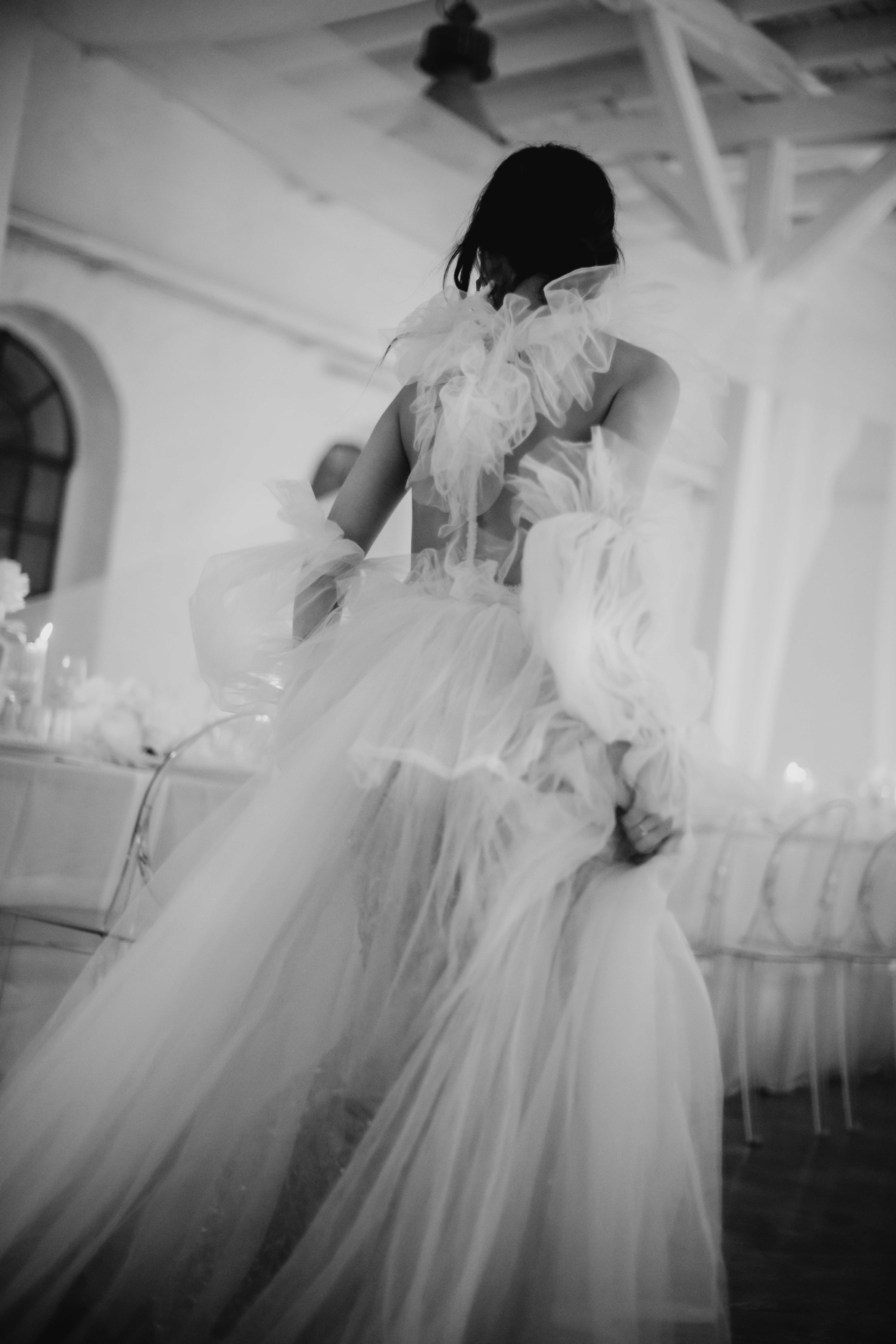 Emotional wedding moment, documentary wedding photography Europe – Saphir Weddings