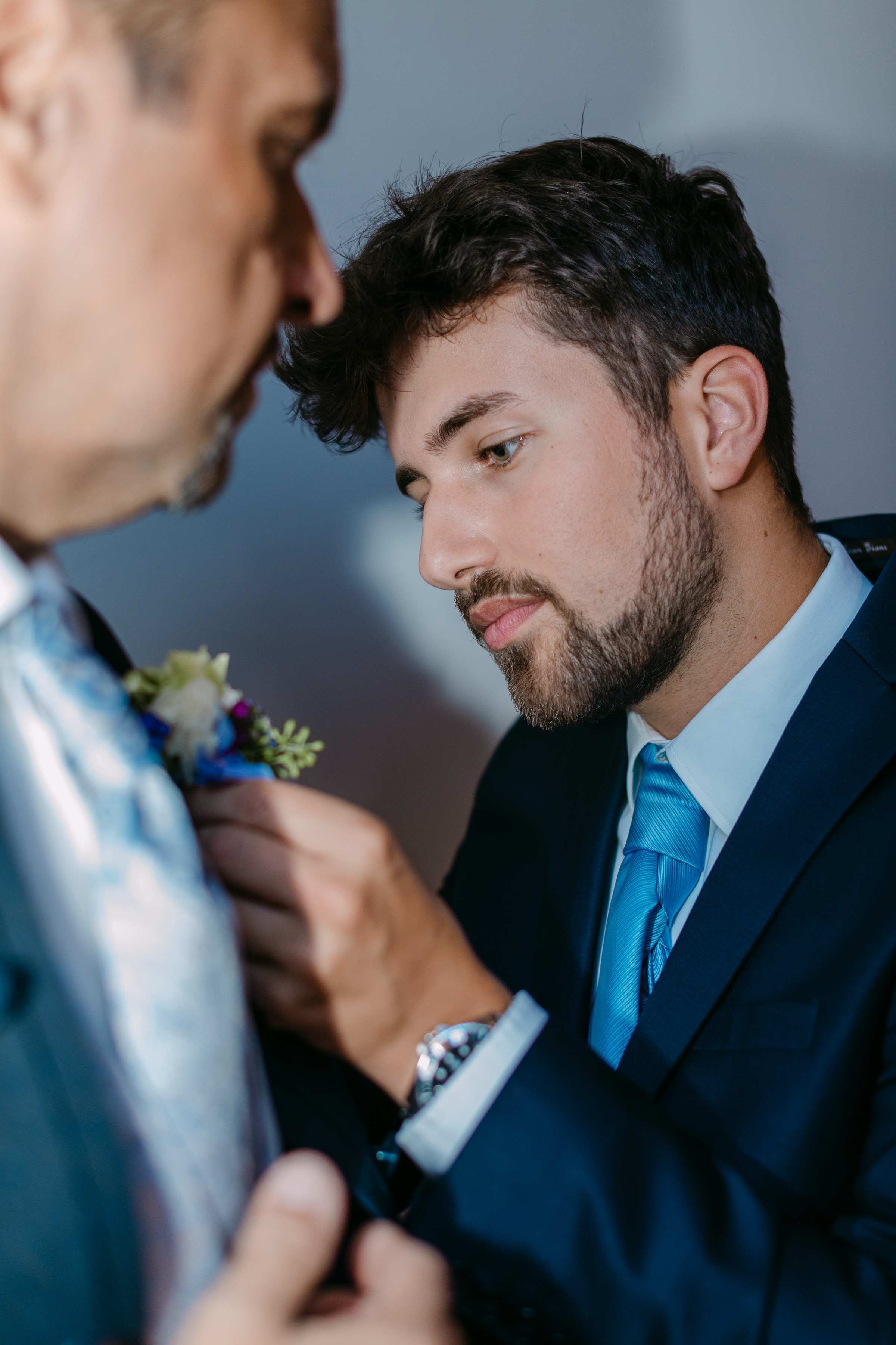 Groom and best man at Lake Tegernsee, Bavaria – black and white wedding photography